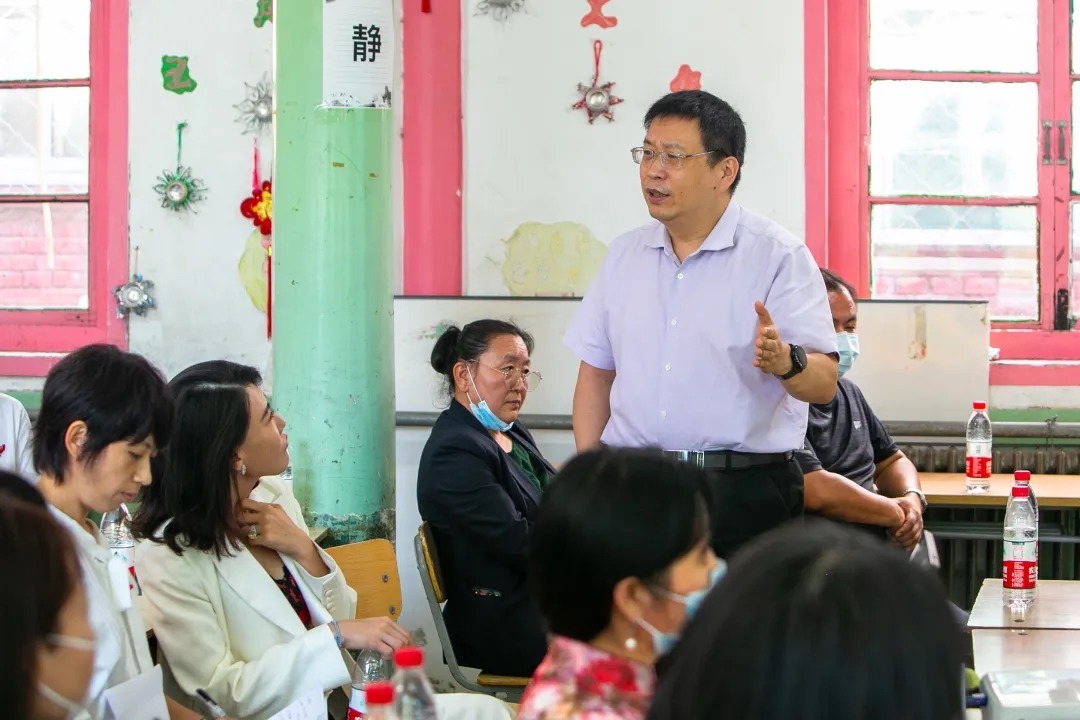 中华儿慈会与心灵放映室牵手行知小学——走进“开学第一课”