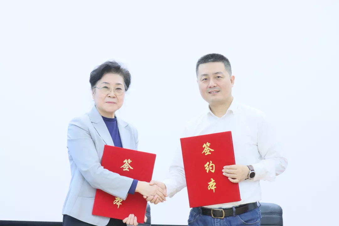 人民美育向中华儿慈会捐款，助力少年儿童成长